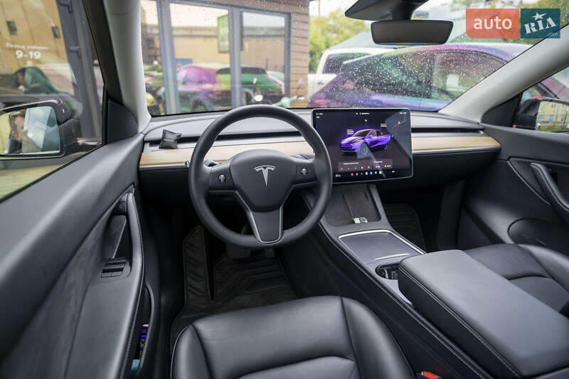 Внедорожник / Кроссовер Tesla Model Y 2022 в Киеве
