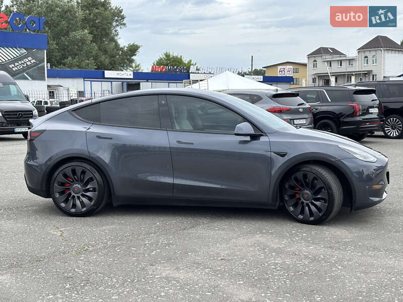 Внедорожник / Кроссовер Tesla Model Y 2020 в Киеве