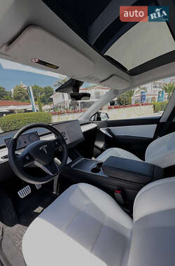 Внедорожник / Кроссовер Tesla Model Y 2021 в 