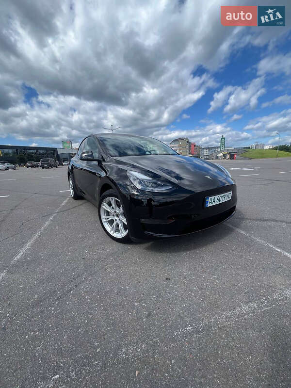 Внедорожник / Кроссовер Tesla Model Y 2023 в 