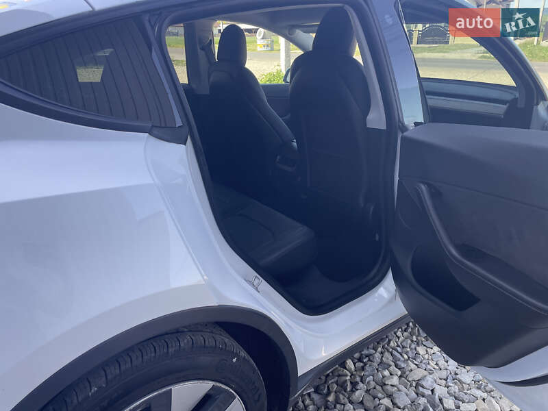 Позашляховик / Кросовер Tesla Model Y 2021 в Тернополі