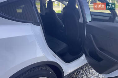 Внедорожник / Кроссовер Tesla Model Y 2021 в 