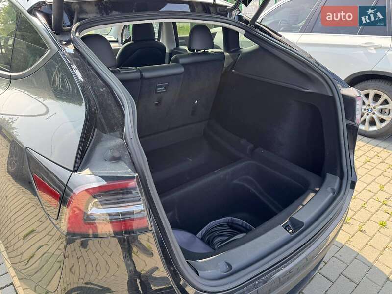 Внедорожник / Кроссовер Tesla Model Y 2023 в Ужгороде