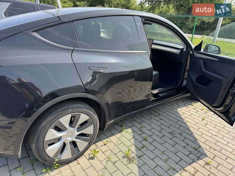 Внедорожник / Кроссовер Tesla Model Y 2023 в Ужгороде