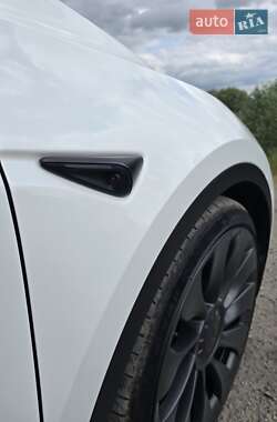 Внедорожник / Кроссовер Tesla Model Y 2023 в 