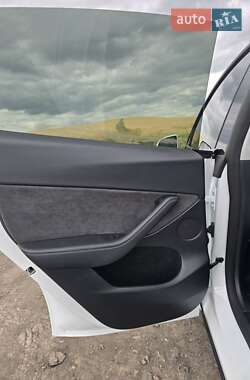 Внедорожник / Кроссовер Tesla Model Y 2023 в 
