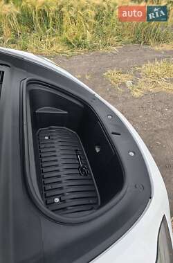 Внедорожник / Кроссовер Tesla Model Y 2023 в 