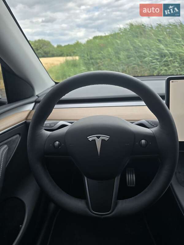 Внедорожник / Кроссовер Tesla Model Y 2023 в Львове