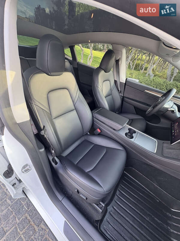 Внедорожник / Кроссовер Tesla Model Y 2023 в Днепре