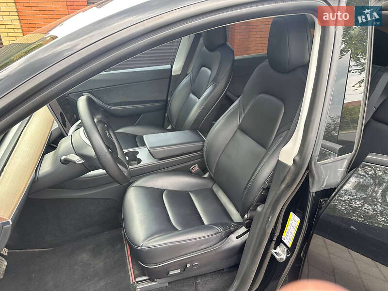 Позашляховик / Кросовер Tesla Model Y 2021 в Дніпрі