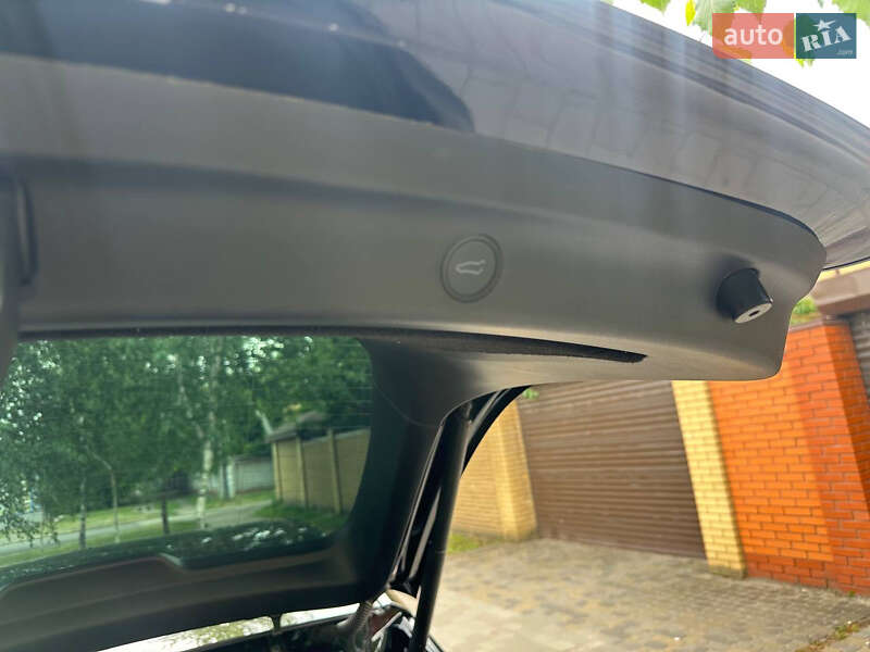 Позашляховик / Кросовер Tesla Model Y 2021 в Дніпрі