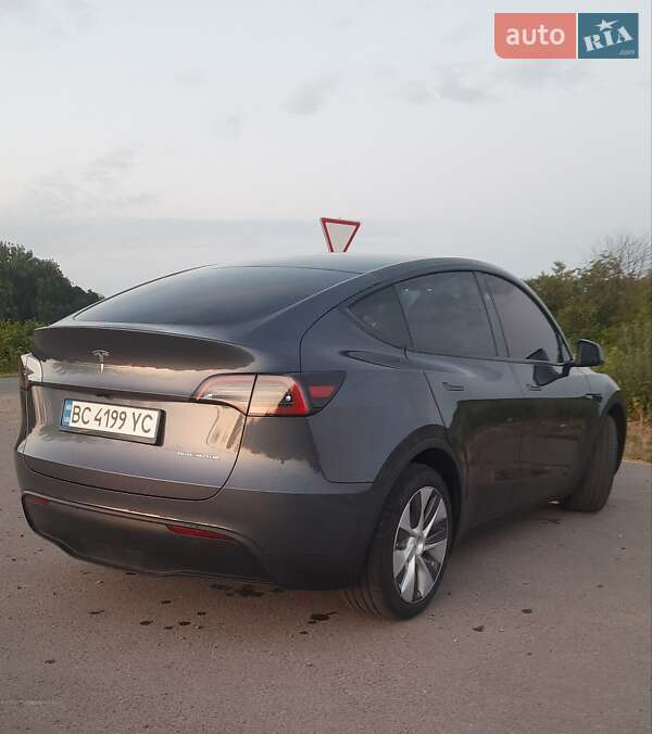Внедорожник / Кроссовер Tesla Model Y 2023 в Львове