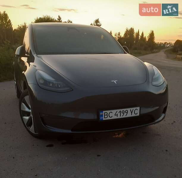 Внедорожник / Кроссовер Tesla Model Y 2023 в Львове