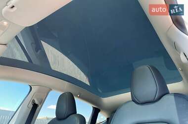 Внедорожник / Кроссовер Tesla Model Y 2022 в 