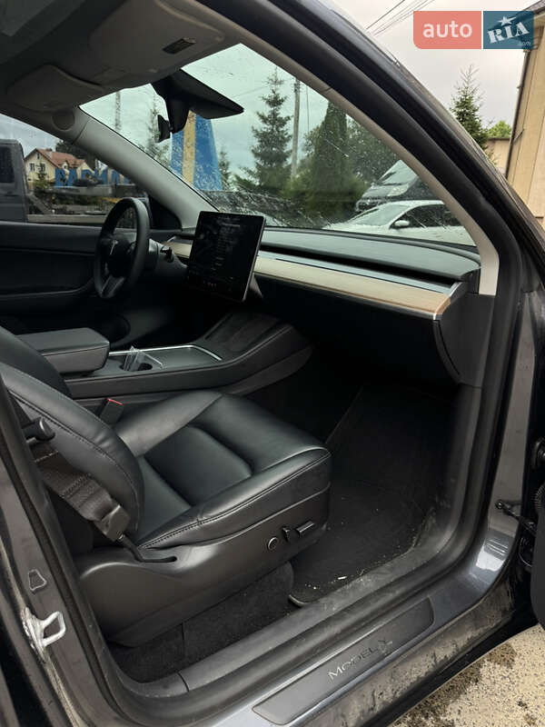 Позашляховик / Кросовер Tesla Model Y 2021 в Києві