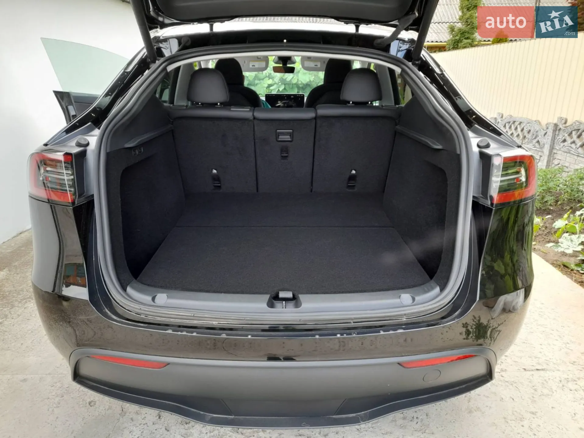2024 Tesla Model Y - мініатюра 8