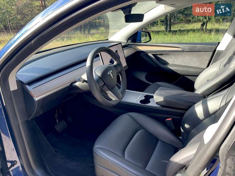 Внедорожник / Кроссовер Tesla Model Y 2023 в Киеве