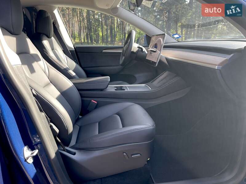 Внедорожник / Кроссовер Tesla Model Y 2023 в Киеве