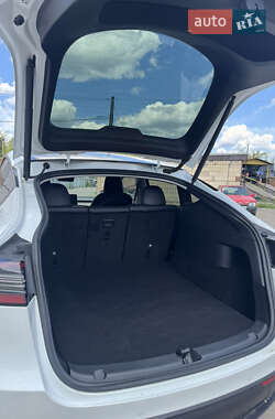 Внедорожник / Кроссовер Tesla Model Y 2021 в 