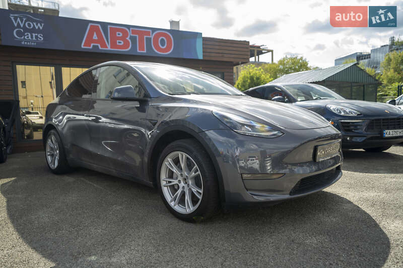 Внедорожник / Кроссовер Tesla Model Y 2023 в Киеве