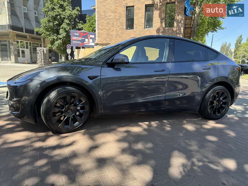 Позашляховик / Кросовер Tesla Model Y 2022 в Івано-Франківську