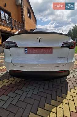 Внедорожник / Кроссовер Tesla Model Y 2022 в 