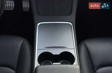 Внедорожник / Кроссовер Tesla Model Y 2022 в 