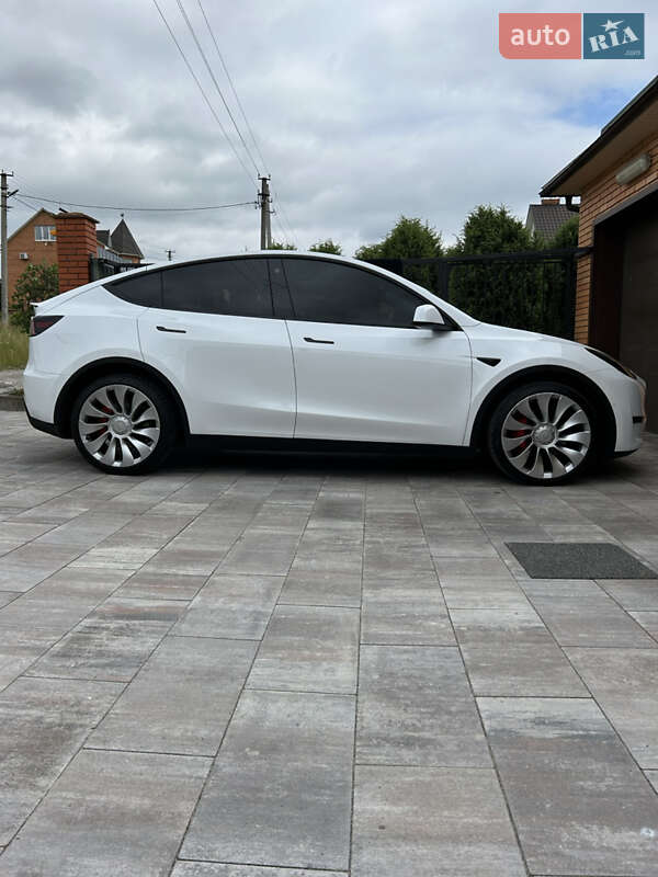 Позашляховик / Кросовер Tesla Model Y 2022 в Києві