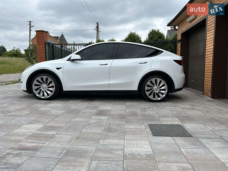 Позашляховик / Кросовер Tesla Model Y 2022 в Києві