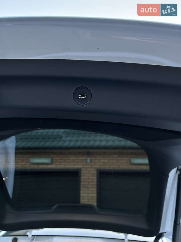 Позашляховик / Кросовер Tesla Model Y 2022 в Києві