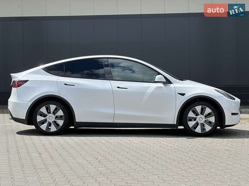 Внедорожник / Кроссовер Tesla Model Y 2021 в Киеве