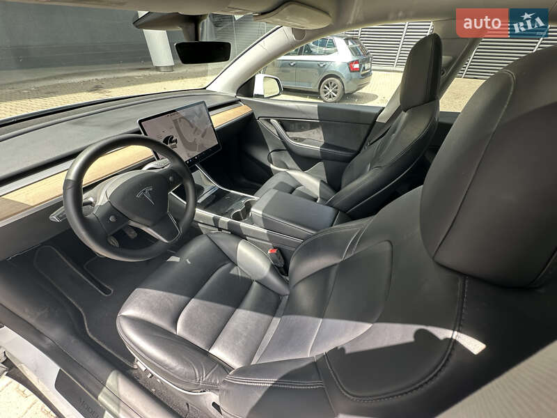 Внедорожник / Кроссовер Tesla Model Y 2021 в Киеве