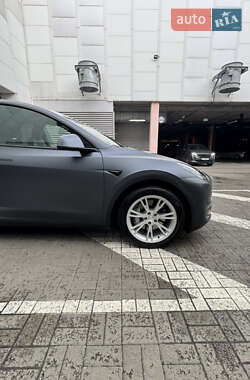 Позашляховик / Кросовер Tesla Model Y 2023 в 