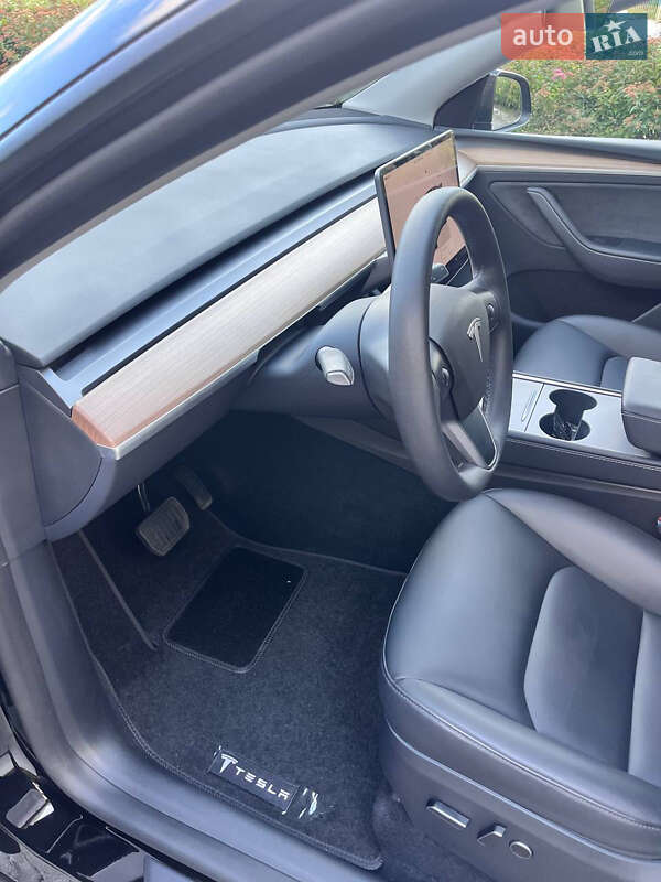 Позашляховик / Кросовер Tesla Model Y 2023 в Києві