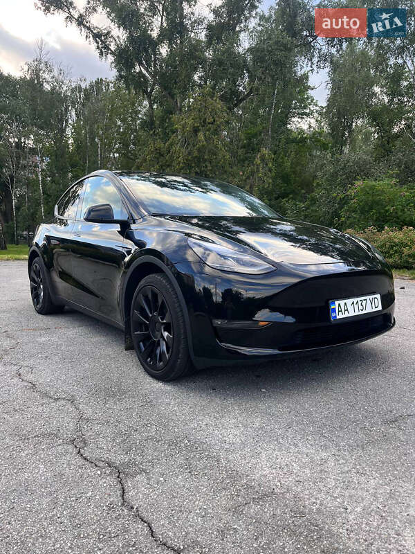 Позашляховик / Кросовер Tesla Model Y 2023 в Києві