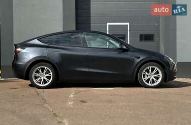 Внедорожник / Кроссовер Tesla Model Y 2024 в 
