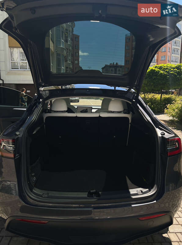 Внедорожник / Кроссовер Tesla Model Y 2023 в Ивано-Франковске