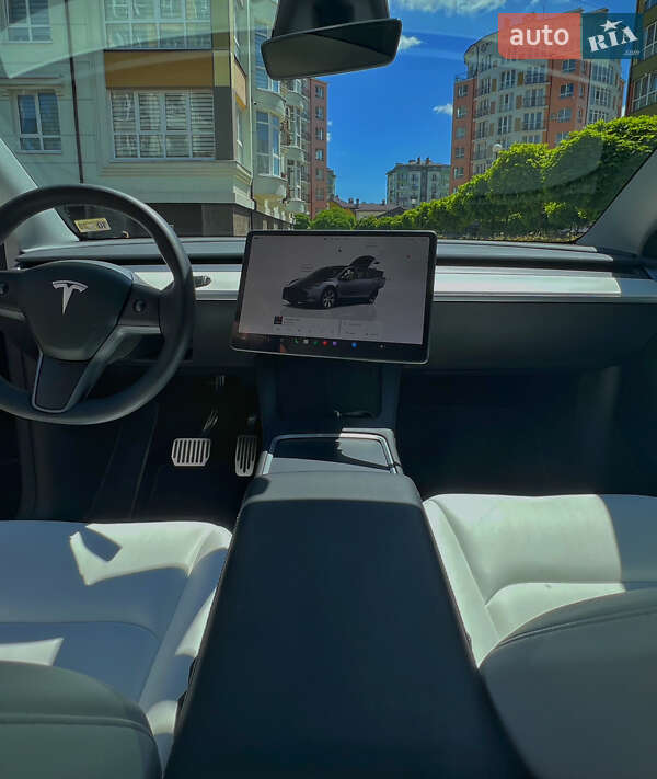 Внедорожник / Кроссовер Tesla Model Y 2023 в Ивано-Франковске