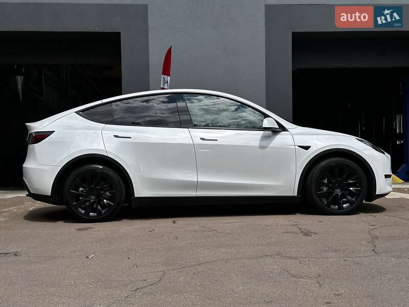Внедорожник / Кроссовер Tesla Model Y 2023 в Киеве