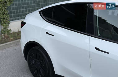 Внедорожник / Кроссовер Tesla Model Y 2023 в 