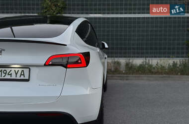 Внедорожник / Кроссовер Tesla Model Y 2023 в 