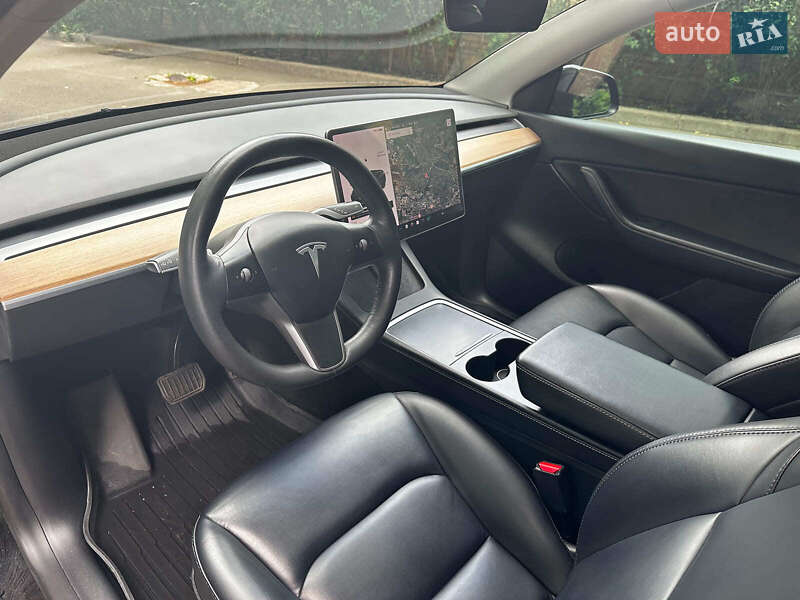 Внедорожник / Кроссовер Tesla Model Y 2021 в Киеве
