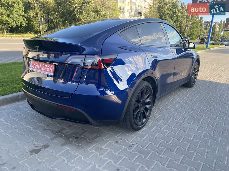 Внедорожник / Кроссовер Tesla Model Y 2024 в Киеве