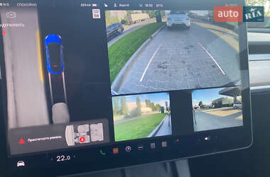 Позашляховик / Кросовер Tesla Model Y 2024 в 