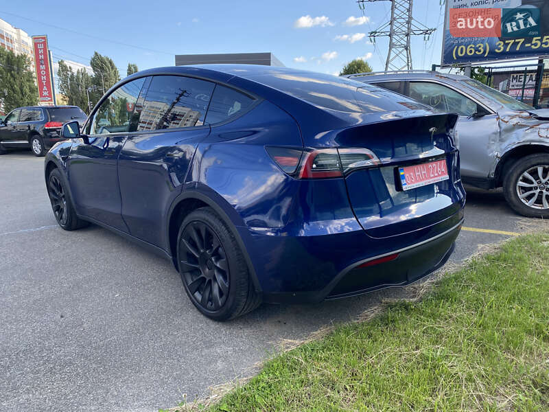 Внедорожник / Кроссовер Tesla Model Y 2024 в Киеве