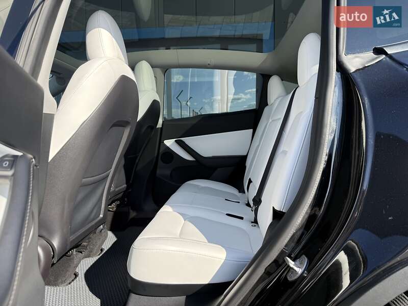 Внедорожник / Кроссовер Tesla Model Y 2021 в Ровно
