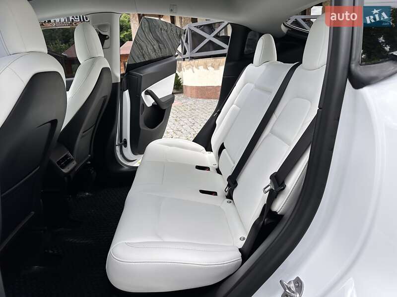 Внедорожник / Кроссовер Tesla Model Y 2021 в Киеве