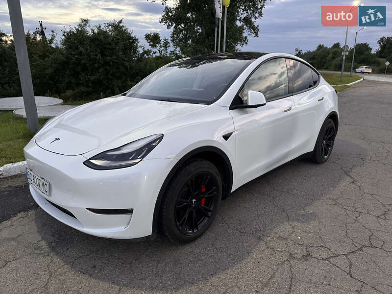 Позашляховик / Кросовер Tesla Model Y 2021 в Львові