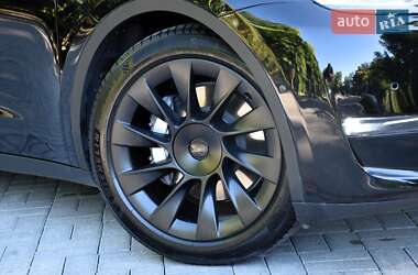 Внедорожник / Кроссовер Tesla Model Y 2021 в 