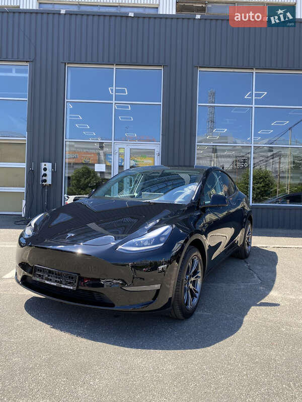 Позашляховик / Кросовер Tesla Model Y 2024 в 